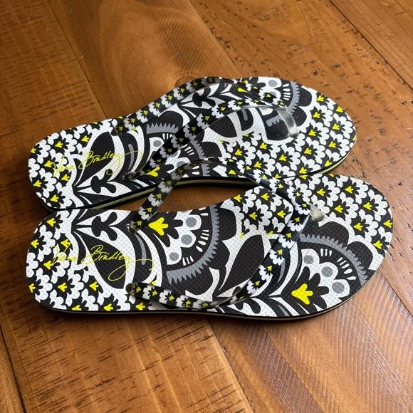 Vera Bradley Black and Yellow Floral Flip Flops Like New - Picture 2 of 3